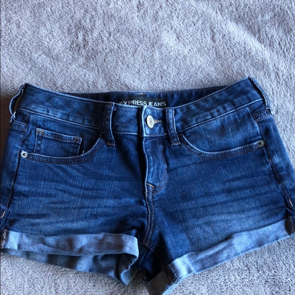 Express Shorts (size 00)